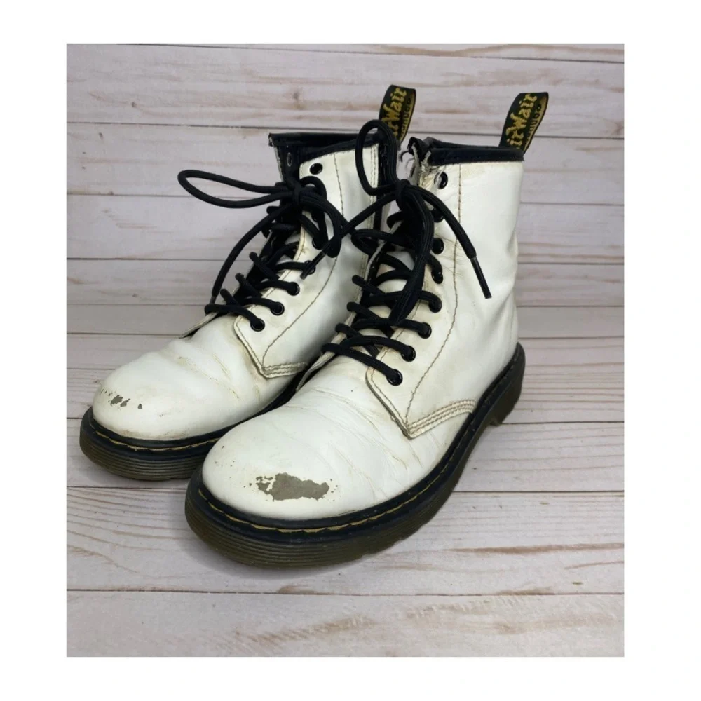 Dr. Martens White Classic Combat Boots Big Kids Sz 3